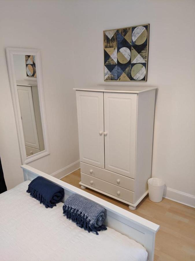 Glenclova - No 5 Bellyeoman, Bright Two Bedroom Apartment Dunfermline Zewnętrze zdjęcie