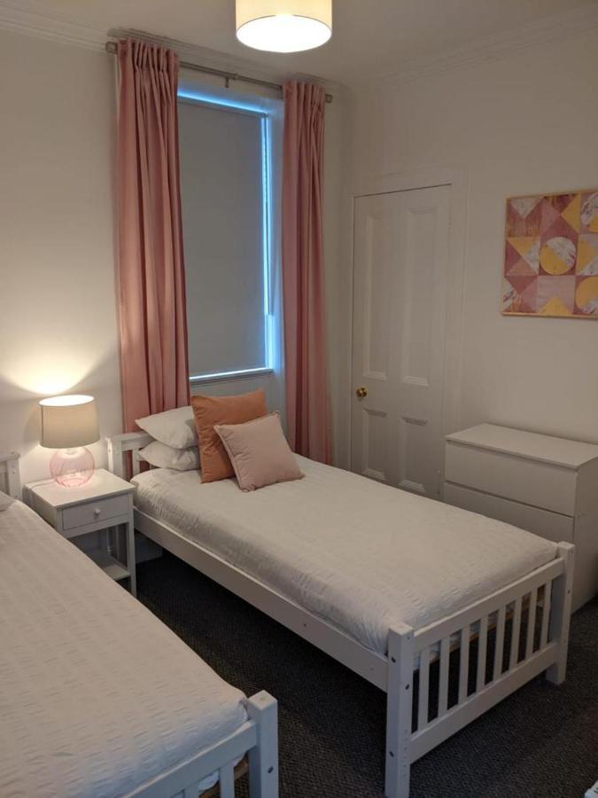 Glenclova - No 5 Bellyeoman, Bright Two Bedroom Apartment Dunfermline Zewnętrze zdjęcie