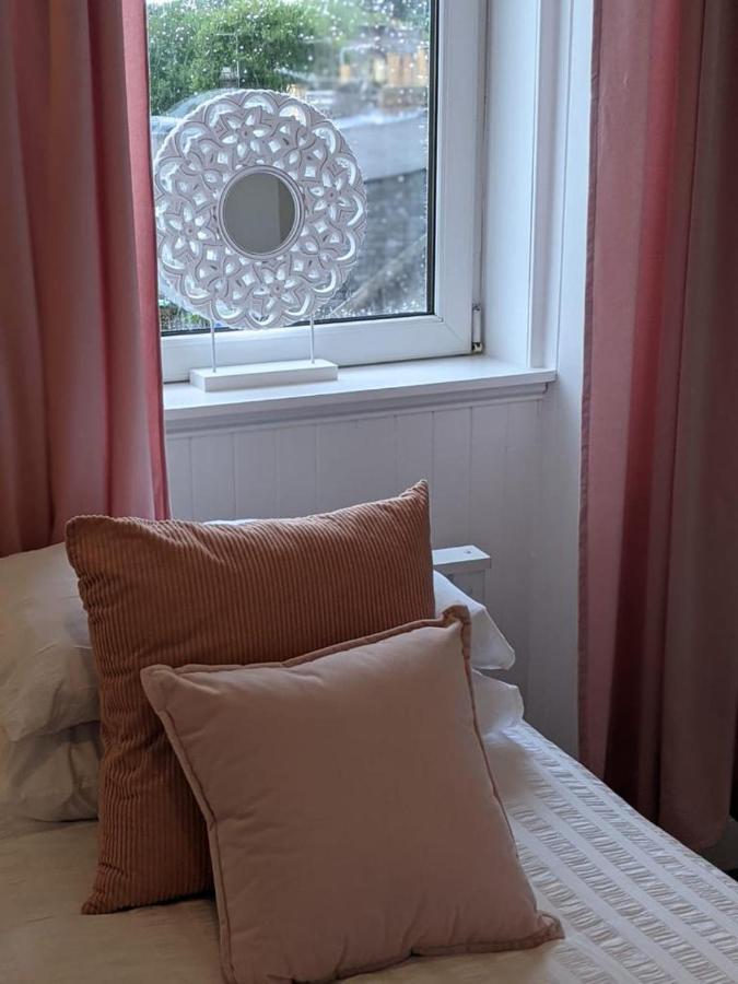Glenclova - No 5 Bellyeoman, Bright Two Bedroom Apartment Dunfermline Zewnętrze zdjęcie